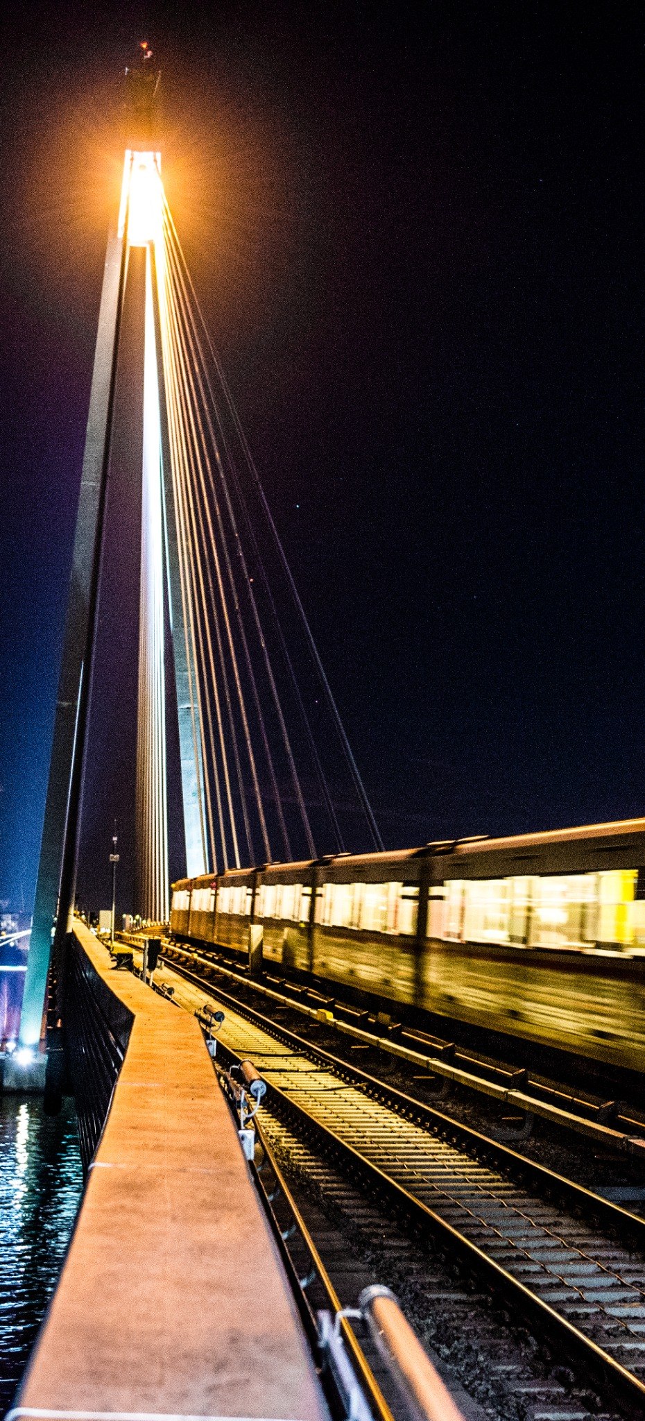 Donaustadtbrücke, Vienna: tracks at night
