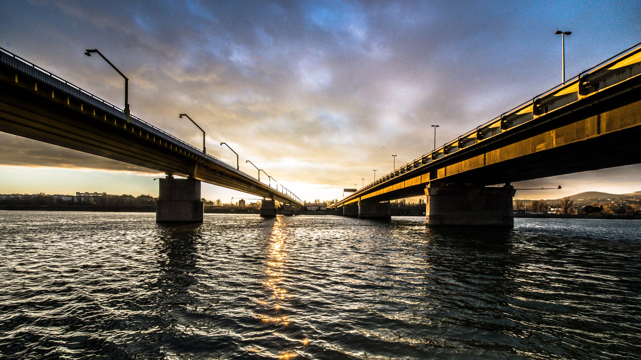 Nordbrücke and Steinitzsteg, Vienna: parallel crossings