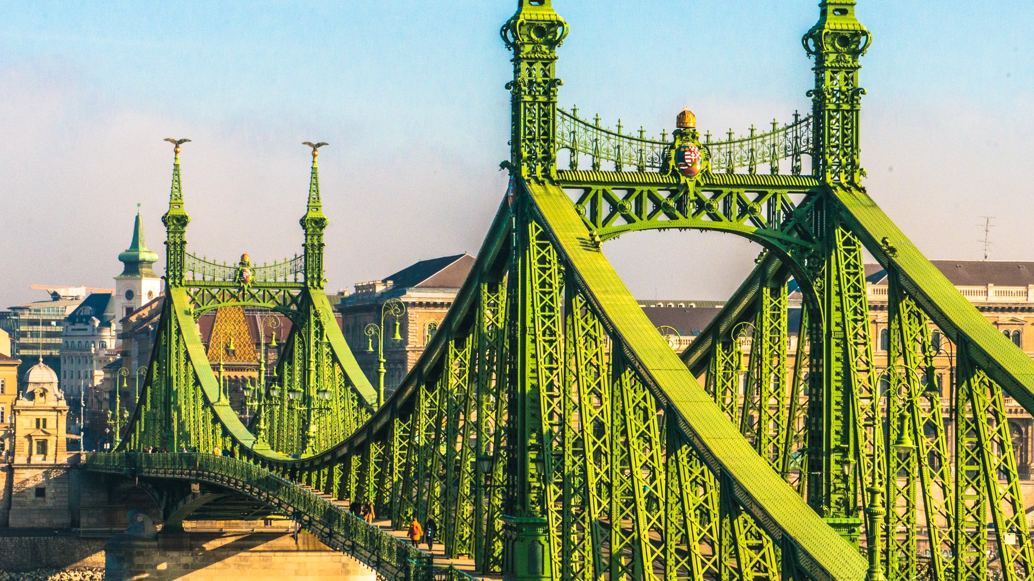 Szabadság híd, Budapest: green steel